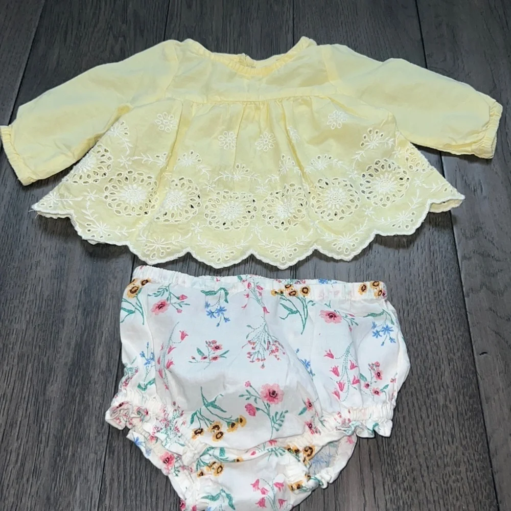 Old Navy infant girl floral crochet/Lacey like top and diaper cover